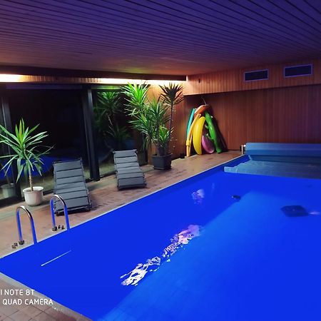 Park Villa Ferienwohnung Mit Pool Und 3 Schlafzimmer ユルツェン エクステリア 写真