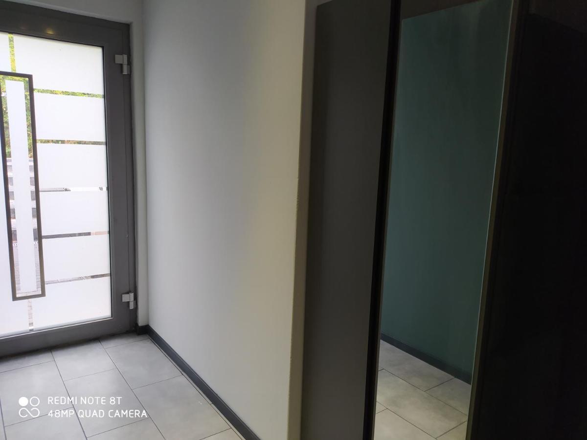 Park Villa Ferienwohnung Mit Pool Und 3 Schlafzimmer ユルツェン エクステリア 写真
